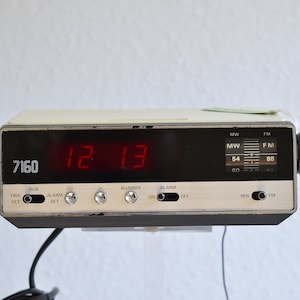 RADIO VINTAGE PHILIPS Années 50 EUR 59,00 - FR