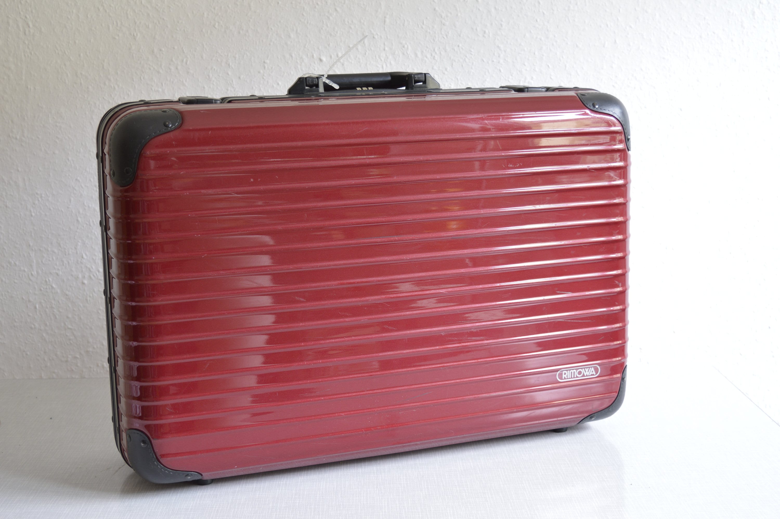 RIMOWA Original Cabin Suitcase in Red