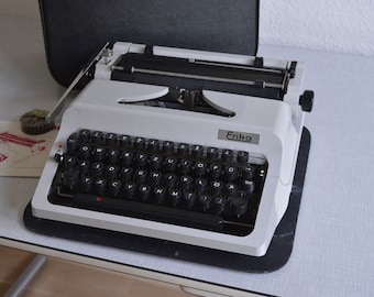 Typewriter ROBOTRO Erika eas germany  QWERTZ  top condition