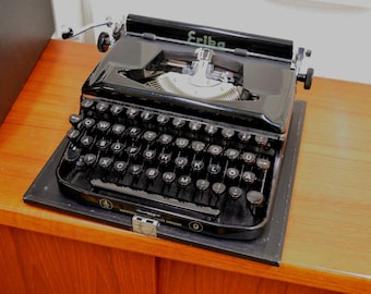 Vintage / ERIKA / Black typewriter – functional decoration & collector's item / Top condition
