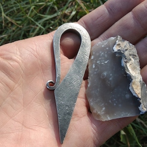 Bushcraft flint and steel.