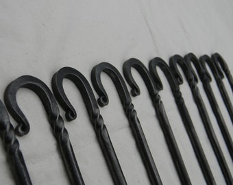 10 picchetti e punte da tenda medievali forgiati