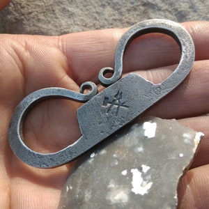 Bushcraft flint and steel.