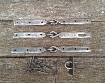 Cerniere per baule in stile vichingo medievale con fermaglio e graffetta.