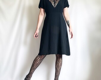 Vintage 50s/1950s Black Lace Dress, Decorative Buttons On Lace, V-Neck, Short Sleeve, Metal “Conmatic” Zipper On Back, Seam On Waist