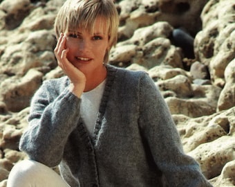 Dam V-ringad kofta med brett Fair Isle-band och färgad eller enfärgad mudd, Vintage stickmönster, PDF, digital nedladdning - B949