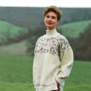 Damen Schöne Aran Gewicht Tunika mit abstrakten Blumenpasse, Vintage Strickmuster, PDF, Digital Download - A910