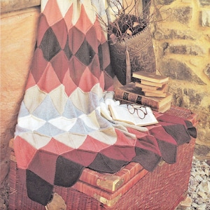 Lovely Knitted Motif Throw Rug, Vintage Knitting Pattern, PDF, Digital Download - D176