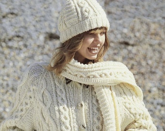 Cárdigan clásico Aran para mujer con gorro, bufanda y manoplas familiares, patrón de tejido vintage, PDF, descarga digital - B892