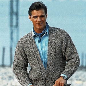 Aran-Strickjacke für Herren mit tiefen V-Ausschnitten und tiefen V-Ausschnitten, Vintage Strickmuster, PDF, Digital Download - C378