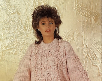 Attraktiv Aran-tröja med rund hals och breda dekorativa paneler för damer, vintage stickmönster, PDF, digital nedladdning - C172