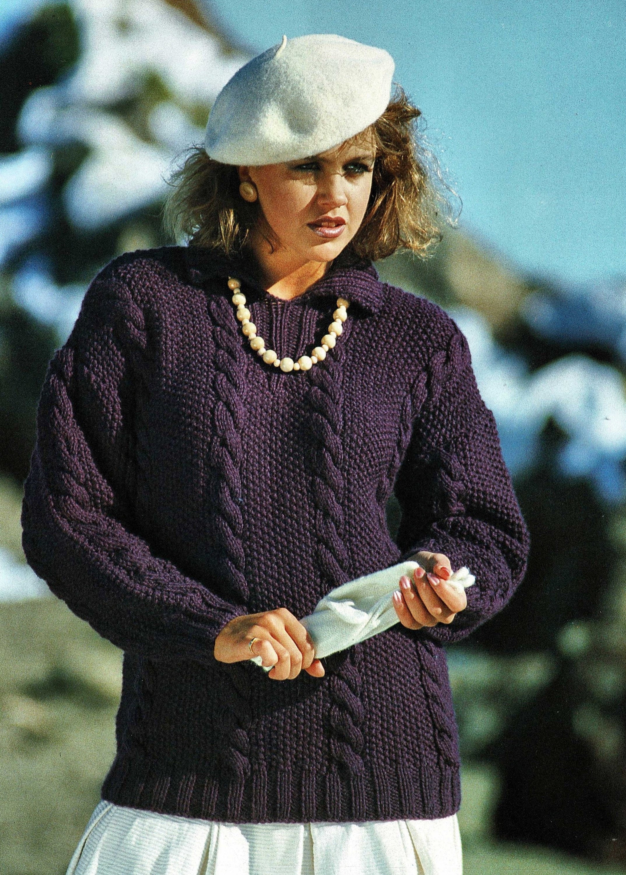Ladies Moss Stitch and Cable Sweater Wit V Neck Insert, Vintage