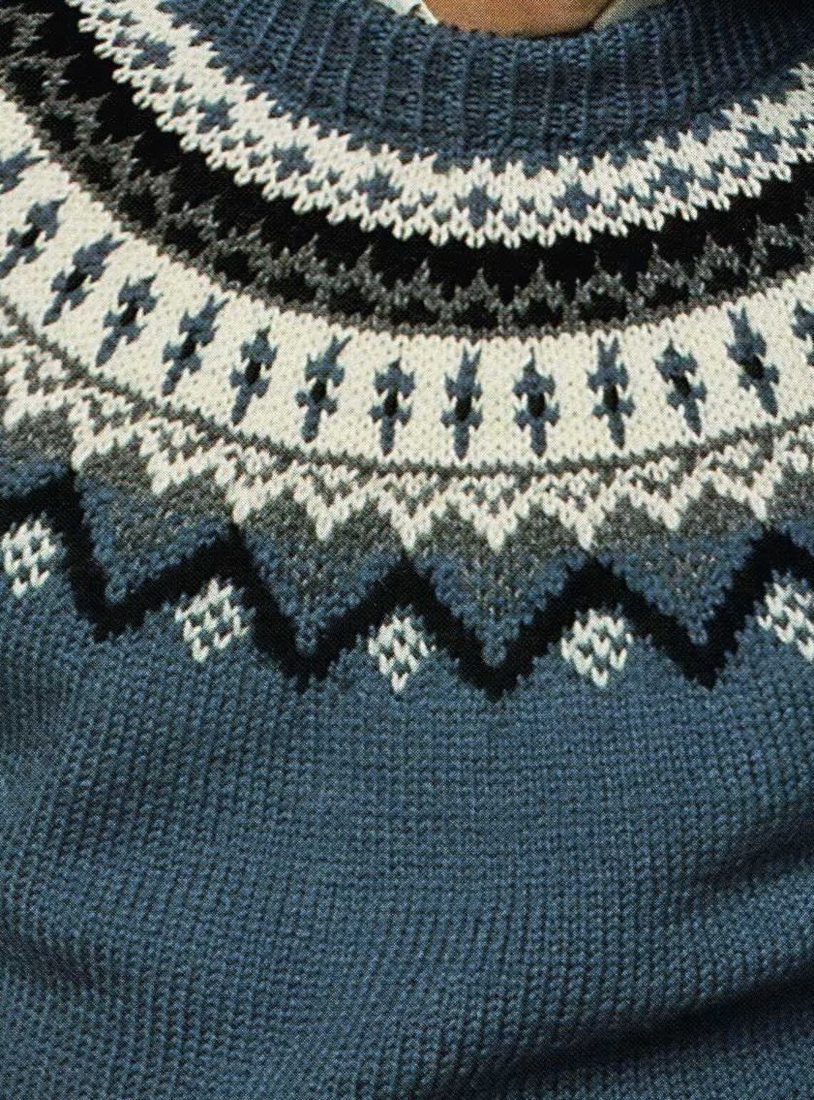 Retro Nordic Fair Isle Crew Neck Long Sleeve Pullover Sweater