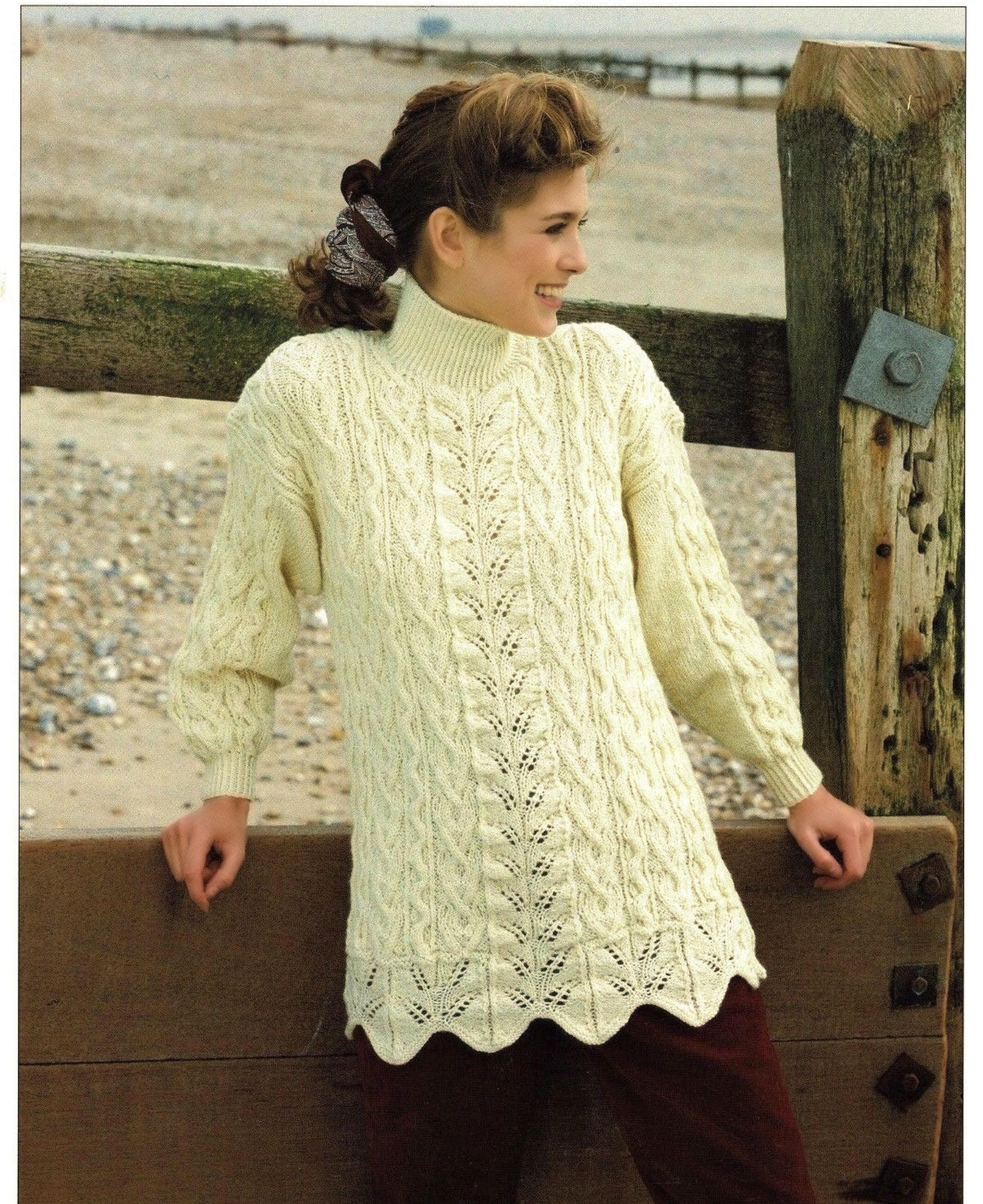 Ladies Beautiful Cable and Lace Tunic Style Sweater, Vintage
