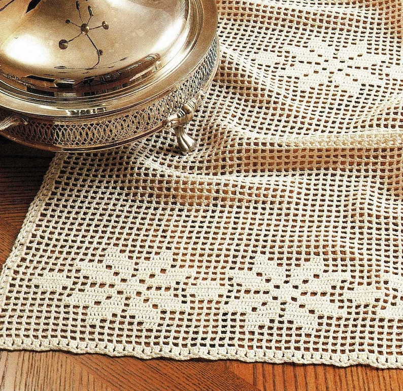 Beautiful Poinsettia Pattern Filet Crochet Table Scarf Etsy Norway