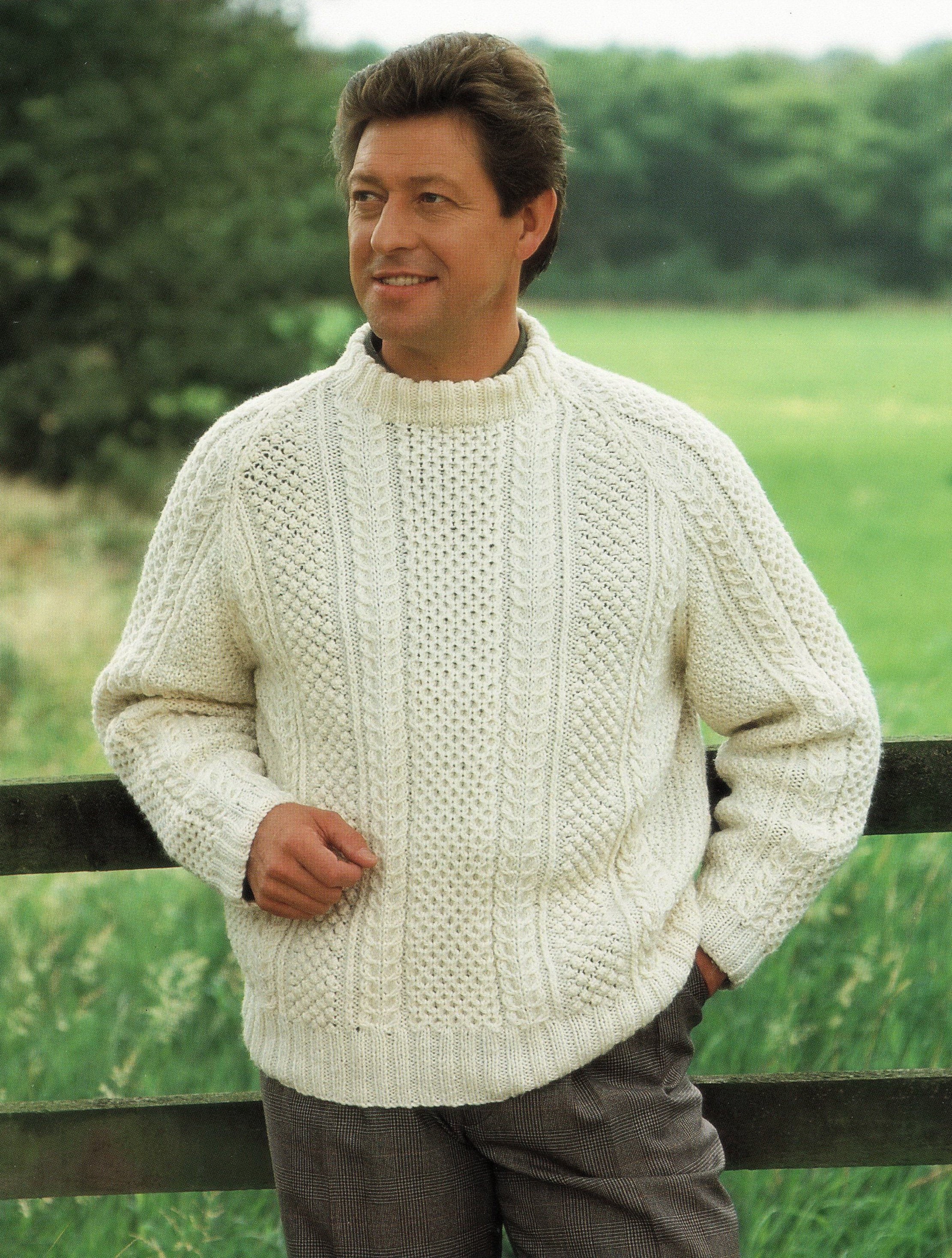 Mens Classic Aran Sweater With Raglan Sleeves and Round Neck