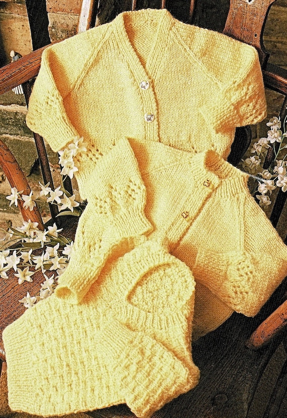 Modèle De Tricot Pour Bébé Cardigans à Col En V Et à Col Rond 18