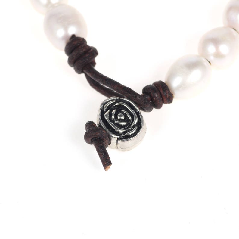 Bridesmaid pearl bracelet Leather bracelet Leather pearl bracelet Pearl leather bracelet Pearl bracelet White pearl bracelet
