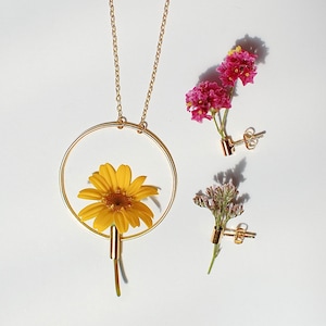 花瓶セット、金メッキまたはスターリングシルバーのネックレスとスタッドピアス、ミニマリストな花瓶デザイン