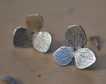 hydrangea earrings in silver, handmade earrings, earstuds, flowers