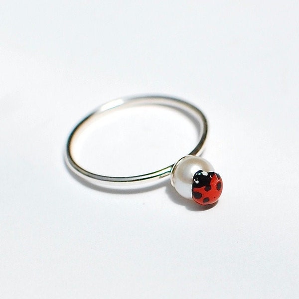 ladybug on the pearl, silver ring