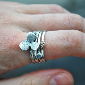 hortensia oorbellen in zilver, handgemaakte oorbellen, oorstekers, bloemen afbeelding 6