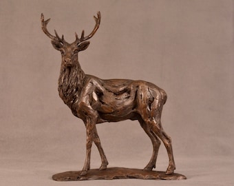 ブロンズ鹿の彫刻本物のブロンズ鹿、大きなアカシカの像印象的なサイズ