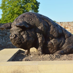 MADE WHEN ORDERED Foundry Bronze Sitting Pig Statue | Bronze Metal Sculpture | Outdoor Garden Life-Size Pig Figure, by Tanya Russell