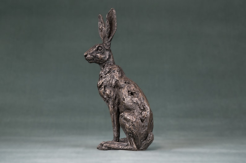 Zittend haas dierenbeeld Kleine bronzen harssculptuur Wildlife Haas Cadeau, door Tanya Russell MRBS afbeelding 6