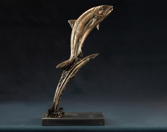 Springend Zalm Dierenbeeld | Bronzen zalmsculptuur voor binnen van Tanya Russell MRBS