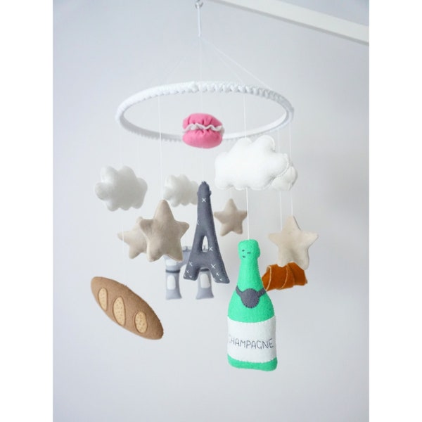 Mobile pour lit de bébé Paris, cadeau baby shower, thème du voyage à suspendre, décoration de chambre de bébé, aventure en France, cadeau de nouvelle maman, étoiles et nuages