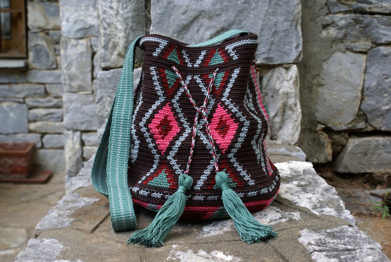 Wayuu Mochila Bag Crochet Bag Large Crossbody Multicolor Boho Tapestry Bag Ethnic Bag Cotton Shoulder Bag Brown Crocheted Carry On Woman Bag