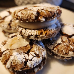 Gingerbread Krinkle cookies with Vanilla Bean Cream Cheese Filling