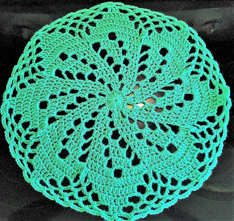 Pinwheel Design Doily Centerpiece Tablecover Crochet Table Décor