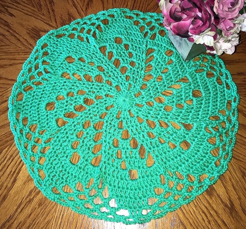Pinwheel Design Doily Centerpiece Tablecover Crochet Table Décor