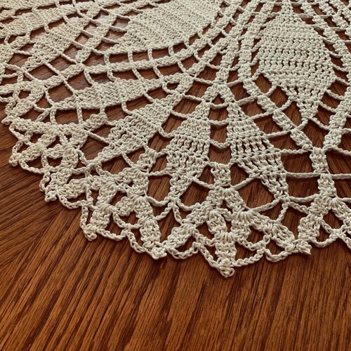 32.5 inch Fern Leaf Doily, Vintage Style Doily, Tablecloth, Table Cover, Table Décor, Handmade, Crochet Doily, Ready to shops ship