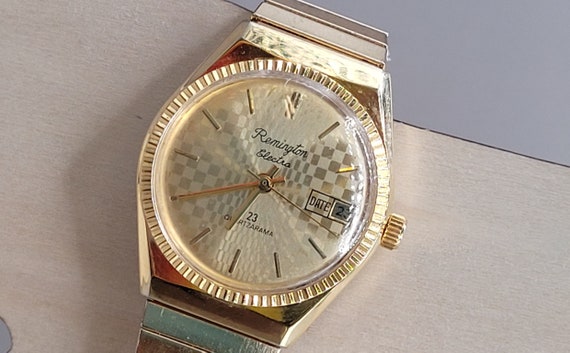 Vintage Remington Electra Quartz Wristwatch Runs! - image 3