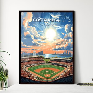 Costa Mesa, California, uno stadio di baseball con uno skyline della città e nuvole – Travel Skylines Collection / Personalizzabile