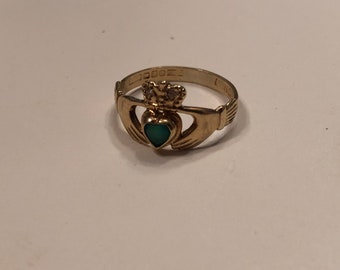 CLEARANCE - Vintage, Irish 9ct/9K/375 Yellow Gold Claddagh Ring Diamond Green Stone Hallmarked Dublin - Size US 6.25 Love Loyalty Friendship