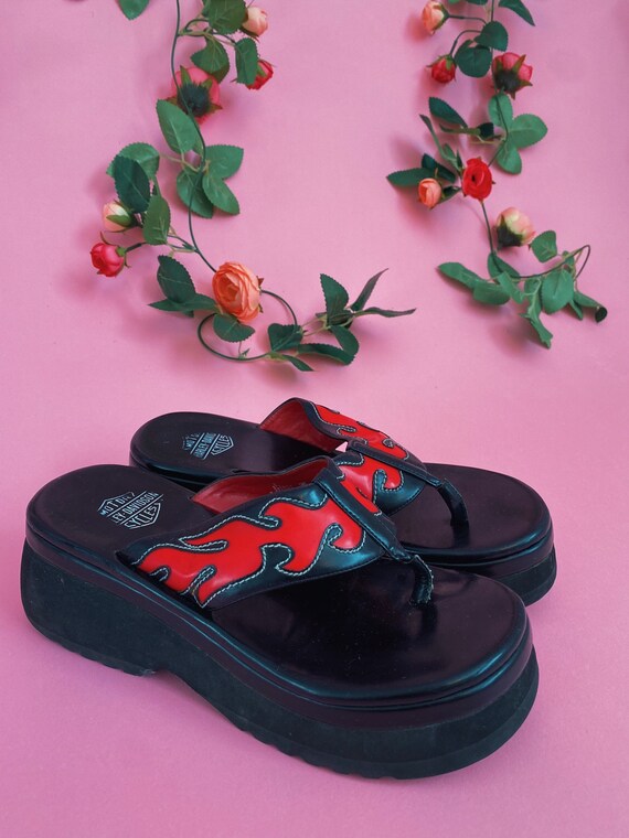 chunky platform flip flops