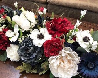 Guirnalda floral patriótica, peonías rojas, blancas y azules, hortensias y eucalipto, de 90 cm o 120 cm.