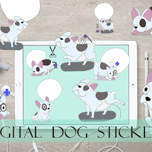 Pode incluir: Um conjunto de adesivos digitais que apresentam várias poses de um bulldogue francês de desenho animado. Os adesivos estão em um esquema de cores azul claro, branco e cinza e incluem um cão com touca de banho, um cão com uma bandagem na cabeça, um cão fazendo xixi e um cão sentado. O texto "DIGITAL DOG STICKERS" está na parte inferior da imagem.