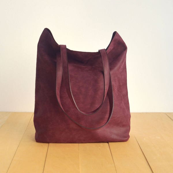 Vegan Burgundy Tote Bag - back to school - Faux Leather - Vegan handbag - Water Resistant - Vegan Leather - Rustic Leather - Distressed