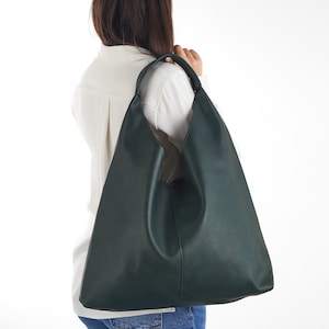 Sac hobo en cuir végétalien vert - Sac souple - Sac à bandoulière hobo - Simili cuir vieilli - Sac hobo pour femme - Sac à main de tous les jours - Redmaus