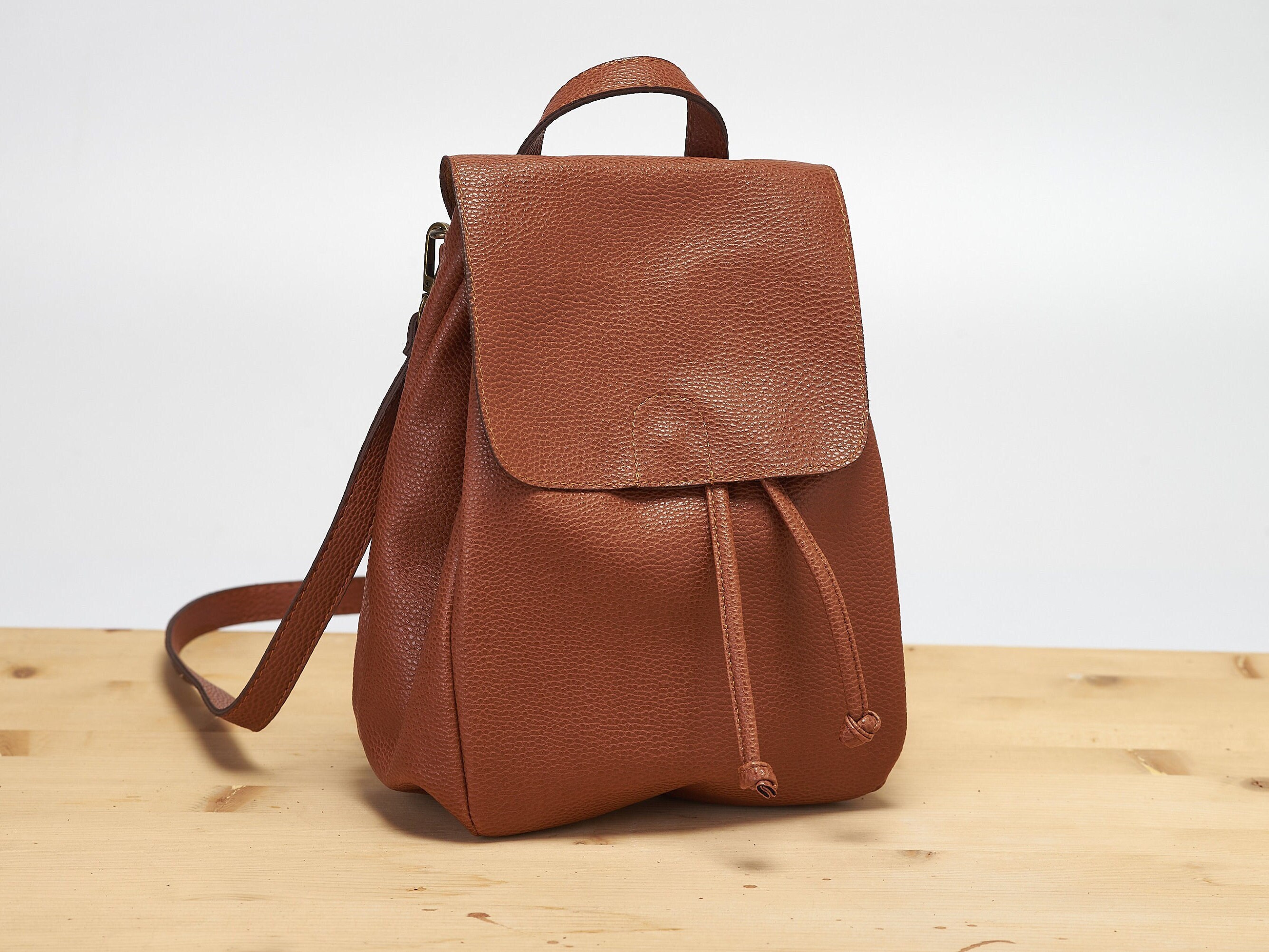 Women's Sustainable Leather Backpack  Women's Leather Backpack – OAY Crafts