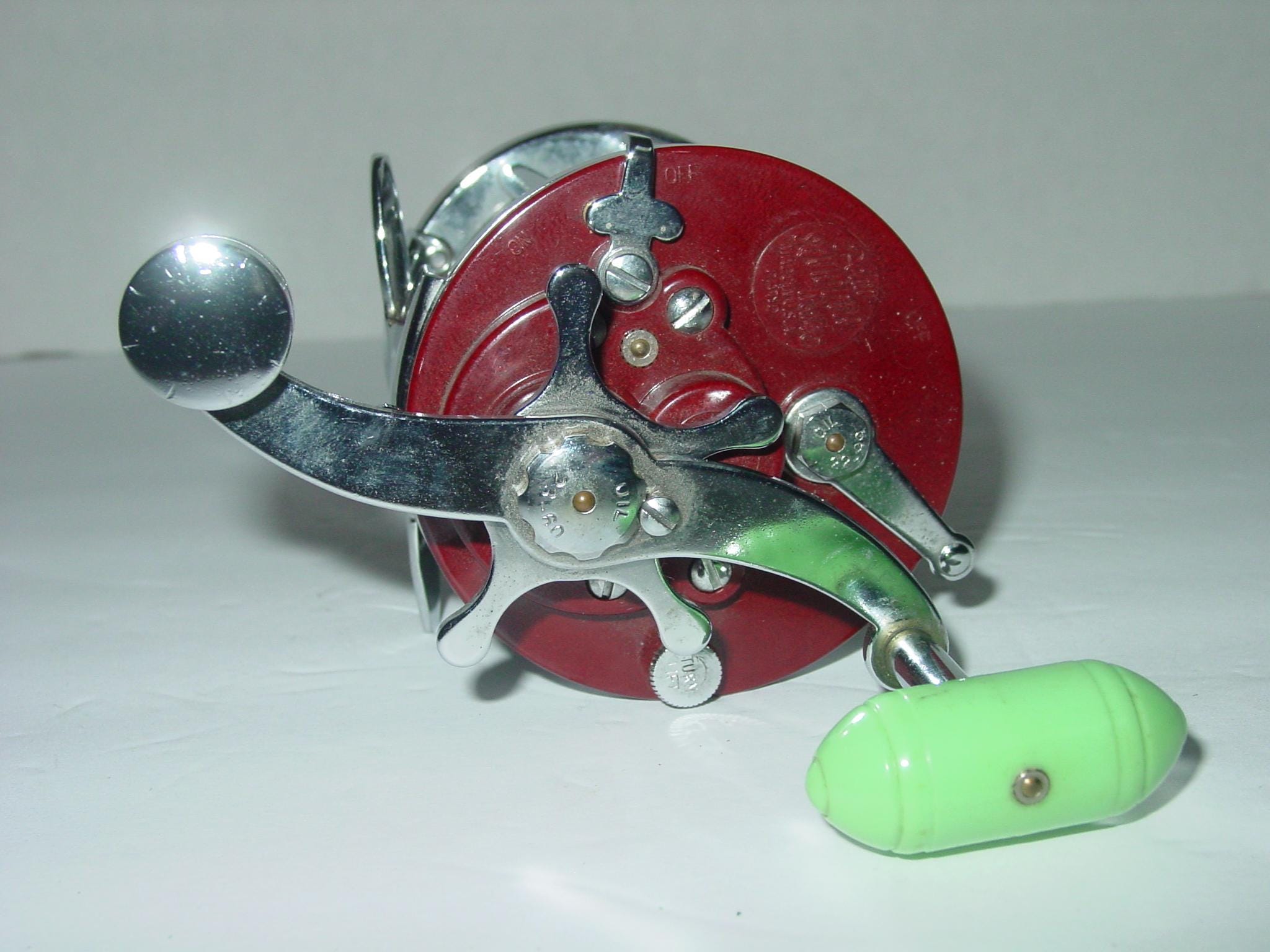 american made fishing reel American Hero 100 Spinning Reel