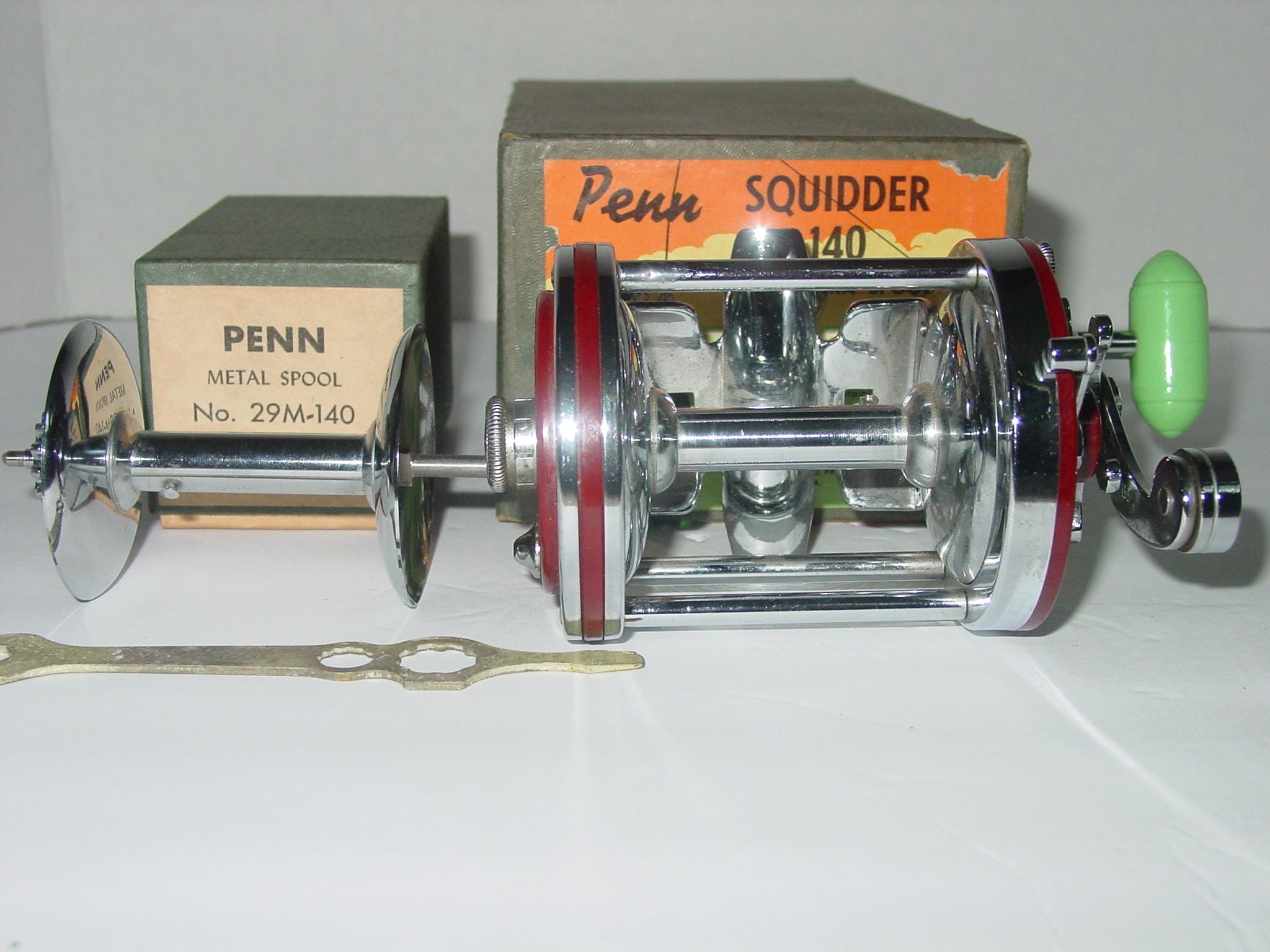 antique and vintage fishing reels SOUTH BEND NO.350-B Vintage bait casting collectible fishing reel antique