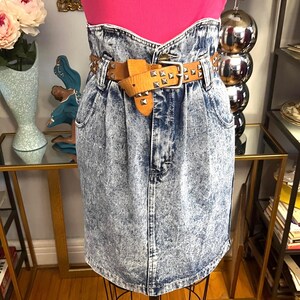 Gonna in denim vintage anni '80, gonna con vita a sacchetto di carta, denim Stefano, vita alta anni '80, denim a vita alta, fab208nyc, denim vintage, gonna in denim anni '80