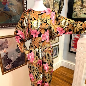 80s floral batwing dress, vintage 80s dress, long sleeve 80s dress, rayon dress, floral dress,  80s dress with pockets, fab208nyc, 80s dress