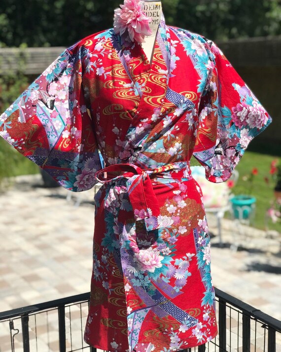 FREE US SHIPPING! Japanese kimono/red floral kimon